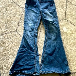 Chelsea & Violet girls size medium bellbottom jeans